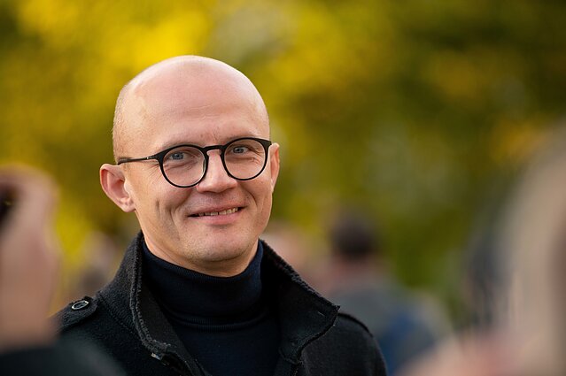 Penktadienio pokalbiai. Edmundas Jakilaitis: iš Gintaro Ruplėno nusipirkau vaikų fortepijoną, lankiau muzikos mokyklą, o žmona juokdavosi
