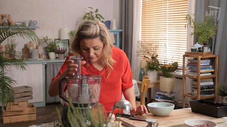 Norisi užkąsti, bet kasdien gaminti neturite laiko? Beatos pasiūlymas jums – vištienos terinas