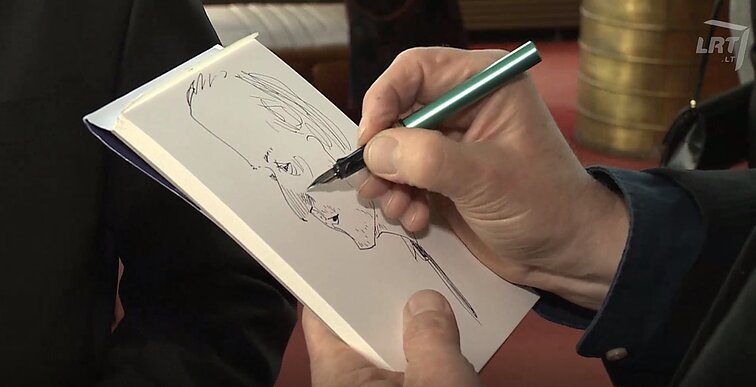 Pradėk nuo savęs. Didysis Žemaitijos jubiliejus: dailininkas Kazys Šiaulytis piešia svečių šaržus, o parlamentarė Rimantė Šalaševičiūtė prabyla žemaitiškai