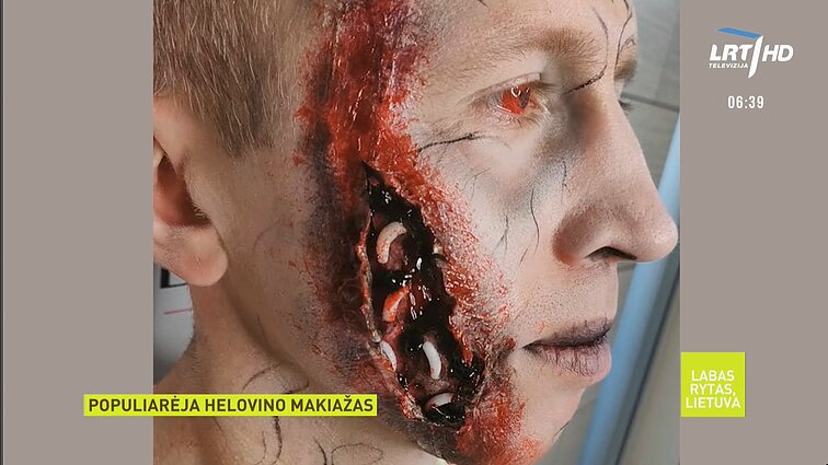 Helovino makiažams – išskirtiniai norai: moterys nori atrodyti ir gražiai, ir gąsdinančiai, o vyrai ryžtasi prisiklijuoti net gyvas kirmėles Helovino makiažams – išskirtiniai norai: moterys nori atrodyti ir gražiai, ir gąsdinančiai, o vyrai ryžtasi prisiklijuoti net gyvas kirmėles