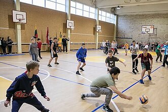Moksleiviai sporto salėje, asociatyvi nuotr. Moksleiviai sporto salėje, asociatyvi nuotr.
