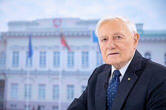 Valdas Adamkus