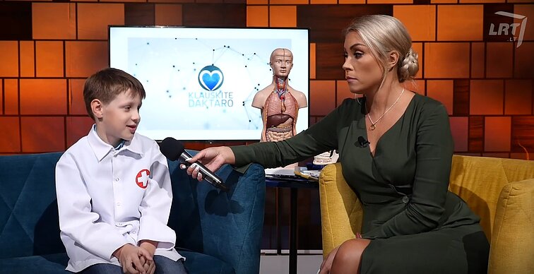 „Kalba vaikai“. Būsimas gydytojas Adomas: greitas maistas yra kupinas blogybių, bet valgau jį penkis kartus per savaitę