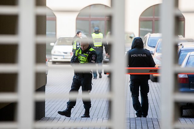 Žinios. Dalis Lietuvos teisėsaugos pareigūnų vidurdienį pradeda protesto akcijas dėl keičiamų darbo sąlygų