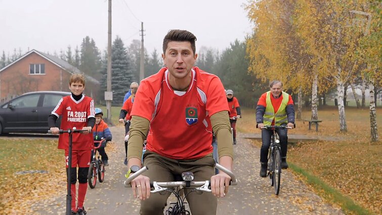 Į sveikatą! „Geležiniu žmogumi“ vadinamas Vidmantas Urbonas, badmintono ir teniso mišinys ir pozityvioji Liekupio bendruomenė