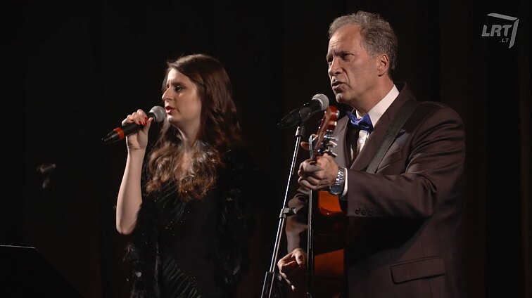 Kultūrų kryžkelė. Vilniaus albumas. Teatro magija, Bumblausko mintys apie Pilsuldkį ir lenkiški vadovėliai mokyklose