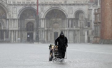 Veneciją užliejo aukščiausias per daugiau kaip 50 metų potvynis
