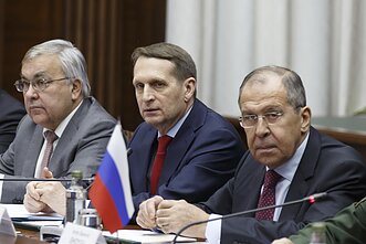 Sergejus Naryškinas (viduryje) atsakė į Lietuvos sprendimą