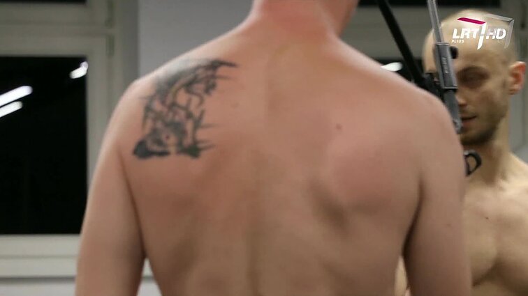 Kultūros diena. Šių dienų konkurencijos ir lėkimo būsena – trupės „Nuepiko“ spektaklyje „Perdegimas“