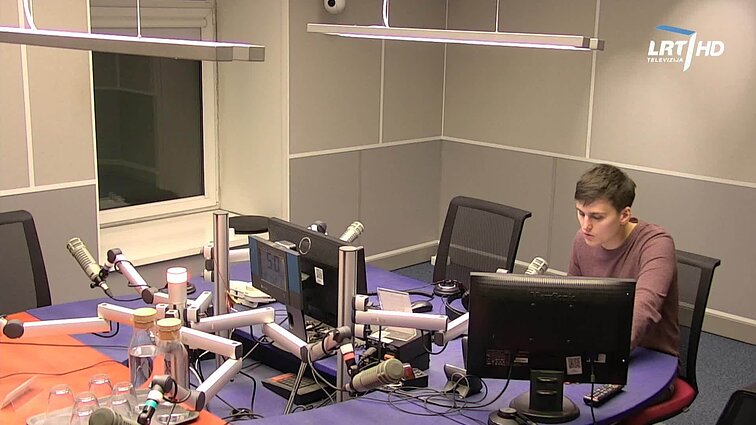 LRT RADIJO žinios. Jaroslavas Narkevičius turėtų atsakyti į opozicijos klausimus: ministras aiškinsis dėl galimo interesų painiojimo