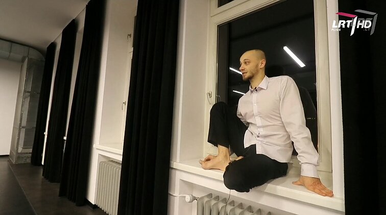 Kultūros diena. Šių dienų konkurencijos ir lėkimo būsena – trupės „Nuepiko“ spektaklyje „Perdegimas“