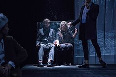 Scena iš spektaklio „Mūsiškiai“
