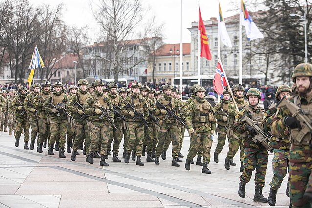 Žinios. Šiandien minimos 102-osios Lietuvos kariuomenės metinės