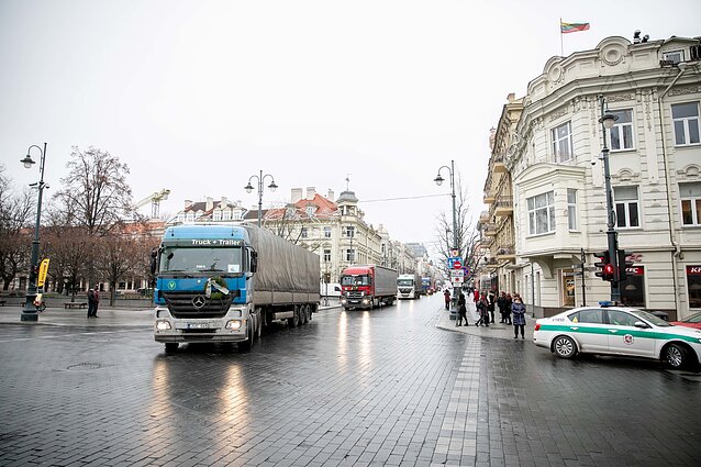 Į Vilniaus centrines gatves išvažiavo nepatenkinti vežėjai