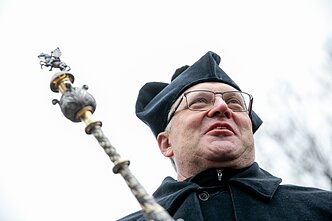 Akademinė bendruomenė prie Vyriausybės dalino diplomus už „ačių“