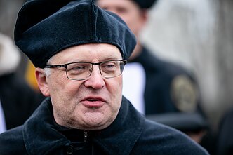 Akademinė bendruomenė prie Vyriausybės dalino diplomus už „ačių“