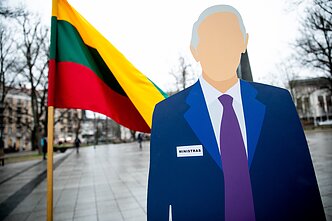 Akademinė bendruomenė prie Vyriausybės dalino diplomus už „ačių“
