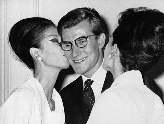 Mados olimpą pasiekęs Yves Saint Laurentas: pirmuosius eskizus nupiešė būdamas 11 metų