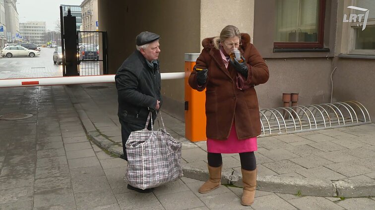 Dviračio žinios. Seimo viešbučio komendantė Širinskienė: čia ne traukinių stotis, kad galėtų bet kas užeiti