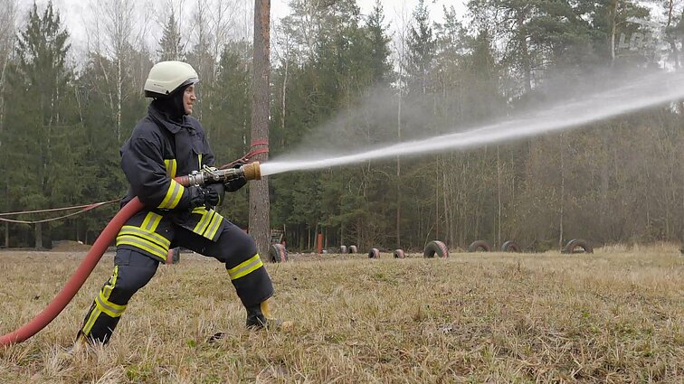 Ugniagesiu vienai dienai tapęs Alanas pajuto profesijos sunkumą – įsitikino ne tik fizinių jėgų nauda, bet ir psichologinės būsenos svarba