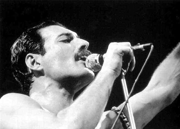 Prieš 76 metus gimė scenos legenda Freddie Mercury: jis kalbėjo kaip baritonas, o dainavo kaip tenoras
