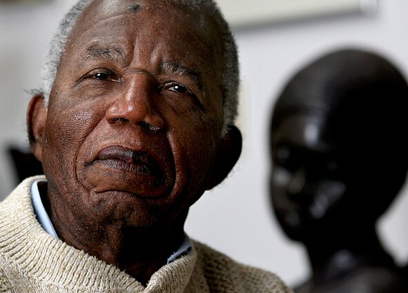 Chinua Achebe Chinua Achebe