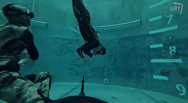 Į sveikatą! Laisvasis nardymas, pokalbis su kitus mokančiu gatvės gimnastu ir aktyvioji Melkio mokyklos bendruomenė