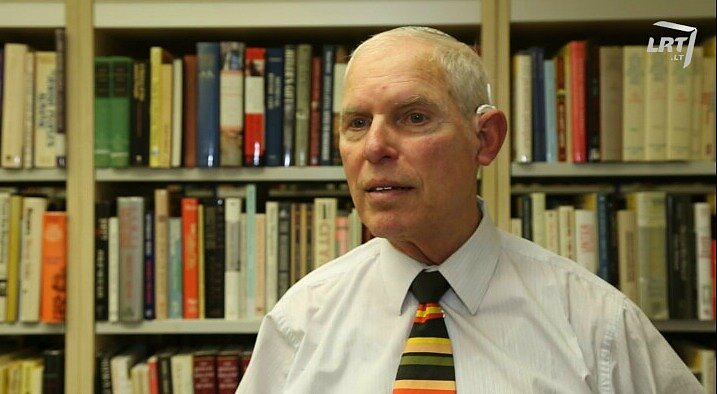 Kultūrų kryžkelė. Menora. Mošė Levinas – žmogus, nusprendęs visą gyvenimą kauptas knygas padovanoti Vilniaus Žydų viešajai bibliotekai