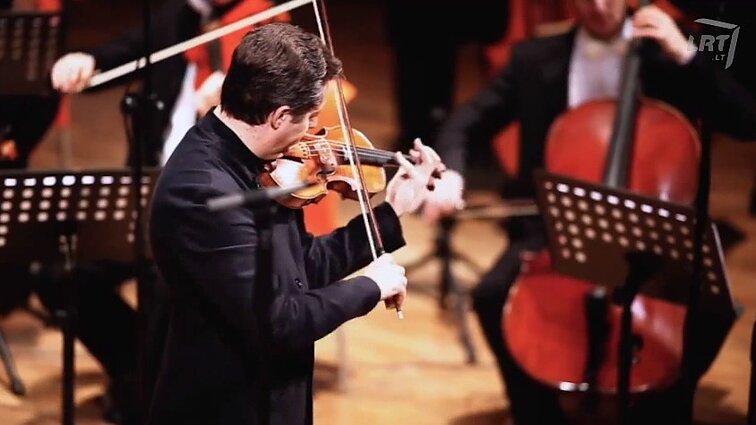 Skambantys pasauliai su Nomeda Kazlaus. Smuiko žvaigždė Pavel Berman: tarnaujantiems muzikai uždanga niekada nenusileidžia