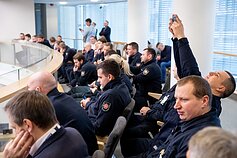 Seimas priima automobilių taršos, bankų mokesčius ir biudžetą Seimas priima automobilių taršos, bankų mokesčius ir biudžetą