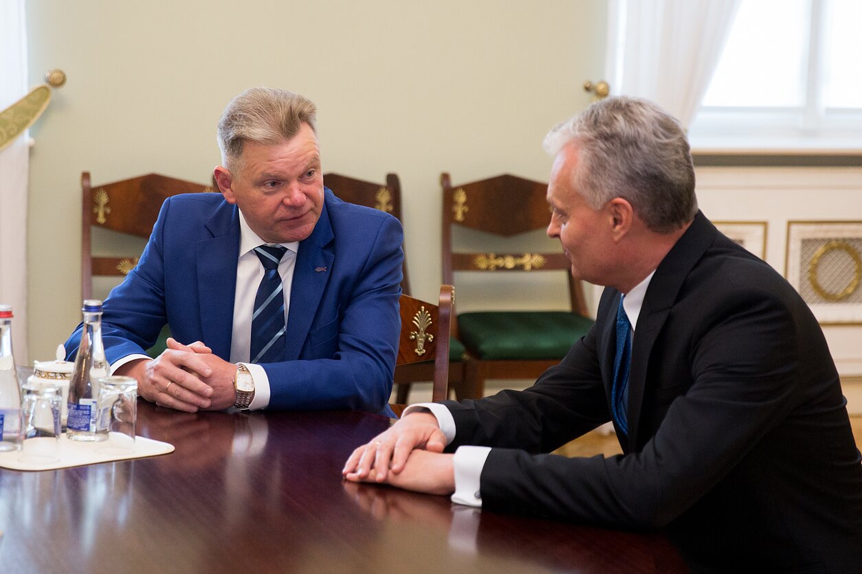 BNS nuotr., Jaroslavas Narkevičius ir Gitanas Nausėda