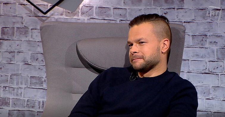 Aktorius Jokūbas Bareikis: skaudžiausia, jog dukrų balse girdžiu nusivylimą, kai per didžiąsias šventes važiuoju vaidinti