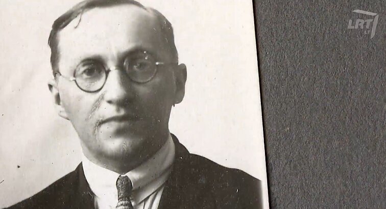 Patriotiško Baltarusijos jaunimo susirinkimai prie Klaudijaus Duž-Dušausko tėvų namo Gluboke