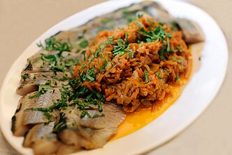 Herring prepared with carrots