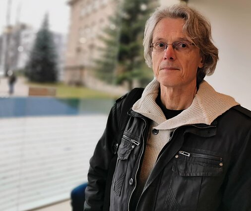 Studija 50. Poezija, proza, vertimai ir kelionės – Eugenijaus Ališankos gyvenimo būdas