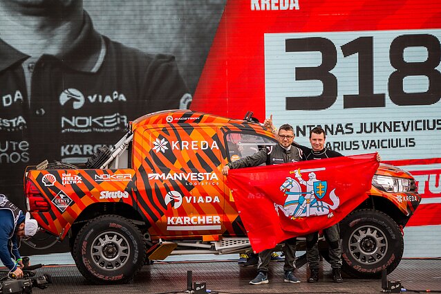 Sportas. Orai. Rytoj – Dakaro ralio startas, prieš kurį lietuviai išsirikiavo ant tradicinio, pradžią ir pabaigą žyminčio podiumo