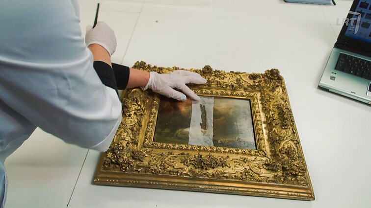 Odos klijai, japoniška dibula ir nuodingų garų traukiklis – susipažinkite su Mykolo Žilinsko dailės galerijos restauratorių darbu