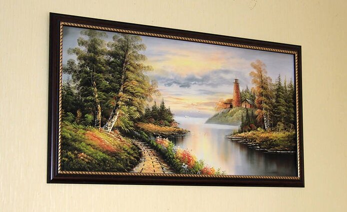 Paveikslų ieškome nuo eilinių parduotuvių iki meno aukcionų, bet ar žinome, kaip juos taisyklingai pakabinti?