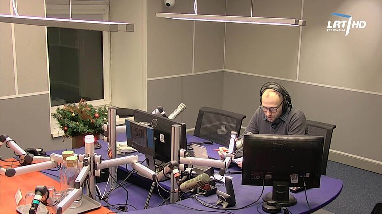LRT RADIJO žinios. Iranas pranešė paleidęs 15 raketų į JAV karines bazes Irake