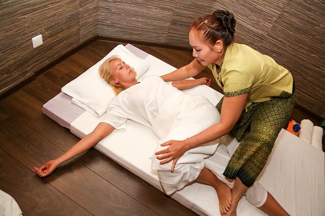 Ir malonumas, ir sveikatinimosi būdas: kuo gali pakenkti neprofesionaliai daromas masažas?