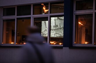 Schools lit candles in tribute to the victims of January 1991 events