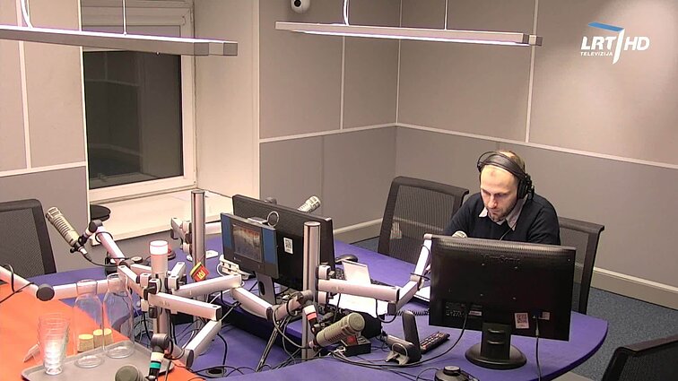LRT RADIJO žinios. Policijai kol kas nepavyksta rasti galbūt pagrobtos mergaitės, nenustatyta ir jos tapatybė