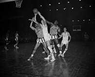 „Harlem Globetrotters“ – „Minneapolis Lakers“ susitikimas