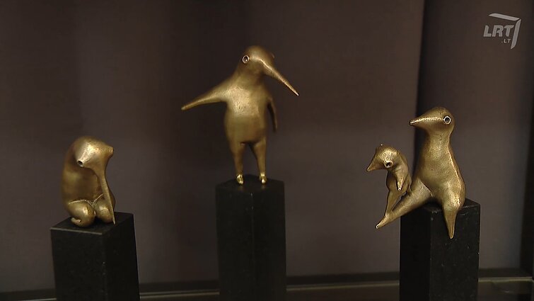 Kai paveikslai tampa kasdienybė: plungiškių duetas pasidavė mažajai plastikai – skulptūrėlėms