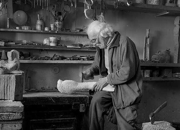 Kitą savaitę 90-metį švęsiantis Leonas Strioga pristatė savo pirmąją retrospektyvinę kūrybinę parodą