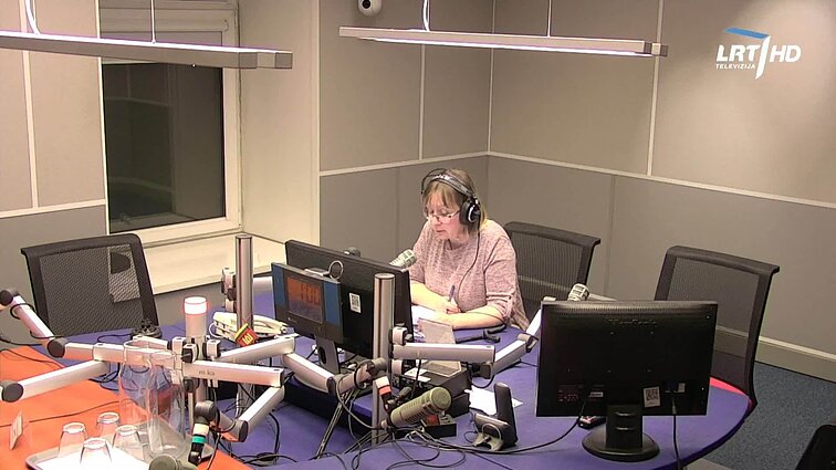 LRT RADIJO žinios. Orai: dieną daugelyje rajonų lietų keis šlapdriba, kai kur sugriaudės ir perkūnija