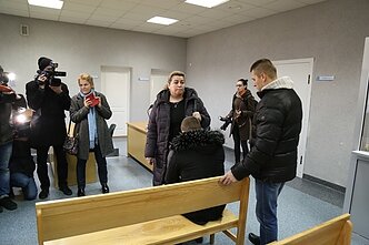 Atversta merginą sudaužiusio ir prievartavusio kovotojo byla
