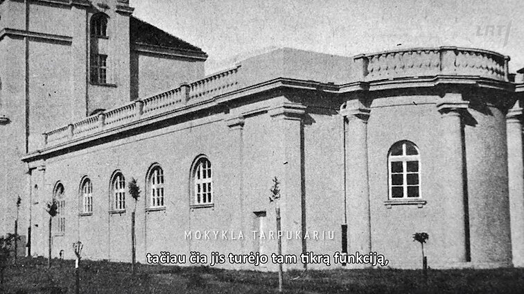 Vloclavekas: išskirtinė vyskupų gimnazija su koplyčia ir dingęs jos sienos dekoras