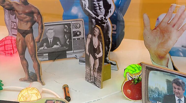 Linija. Spalva. Forma. Kęstučio Grigaliūno parodoje „Vyrų pasaulis arba pokalbiai mėnesienoje“ – klausimai apie šiuolaikinės visuomenės konfliktus
