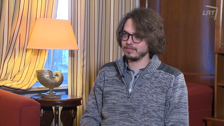 Skambantys pasauliai su Nomeda Kazlaus. Fortepijono žvaigždė Lucas Debargue sako atsakymų ieškantis muzikoje